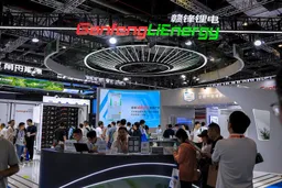 “锂业双雄”上半年净利大涨 锂价年初至今涨三成